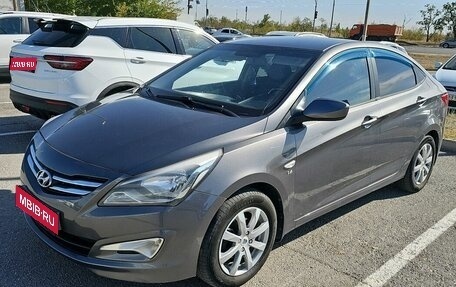 Hyundai Solaris II рестайлинг, 2014 год, 1 050 000 рублей, 1 фотография