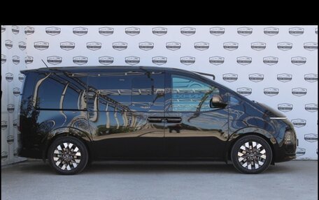 Hyundai Staria, 2022 год, 6 200 000 рублей, 7 фотография
