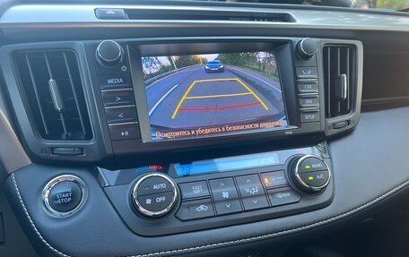 Toyota RAV4, 2017 год, 2 200 000 рублей, 26 фотография