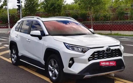Toyota RAV4, 2022 год, 2 210 555 рублей, 2 фотография