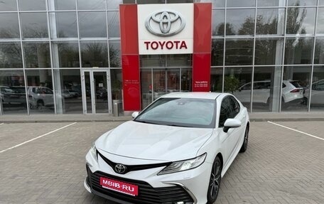 Toyota Camry, 2021 год, 2 950 000 рублей, 1 фотография