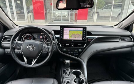 Toyota Camry, 2021 год, 2 950 000 рублей, 9 фотография