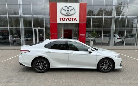 Toyota Camry, 2021 год, 2 950 000 рублей, 4 фотография