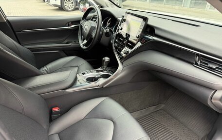 Toyota Camry, 2021 год, 2 950 000 рублей, 11 фотография