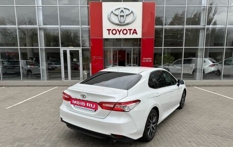 Toyota Camry, 2021 год, 2 950 000 рублей, 5 фотография