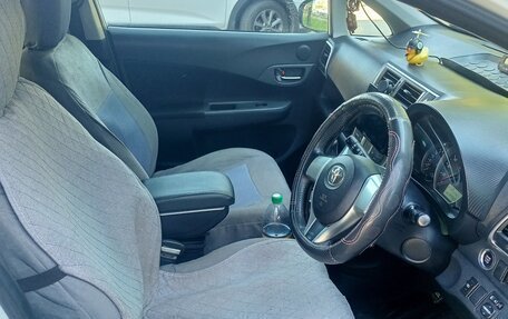 Toyota Ractis II, 2011 год, 950 000 рублей, 5 фотография