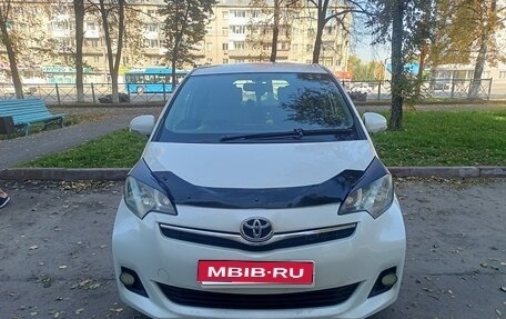 Toyota Ractis II, 2011 год, 950 000 рублей, 1 фотография