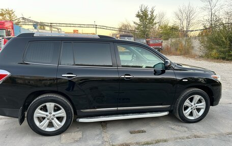 Toyota Highlander III, 2012 год, 2 300 000 рублей, 3 фотография