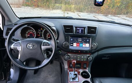 Toyota Highlander III, 2012 год, 2 300 000 рублей, 11 фотография