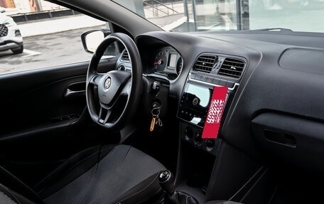 Volkswagen Polo VI (EU Market), 2017 год, 700 000 рублей, 15 фотография