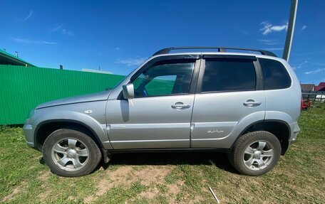 Chevrolet Niva I рестайлинг, 2011 год, 620 000 рублей, 4 фотография