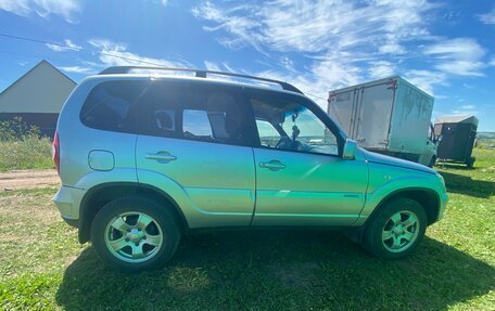 Chevrolet Niva I рестайлинг, 2011 год, 620 000 рублей, 2 фотография