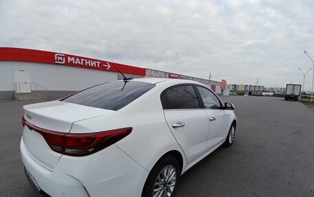 KIA Rio IV, 2022 год, 1 900 000 рублей, 2 фотография