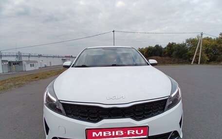 KIA Rio IV, 2022 год, 1 900 000 рублей, 1 фотография