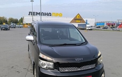 Toyota Voxy II, 2012 год, 1 700 000 рублей, 1 фотография