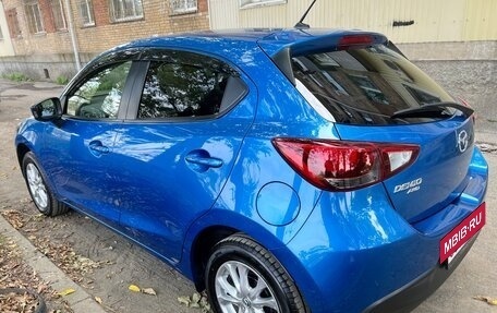 Mazda Demio IV, 2015 год, 1 030 000 рублей, 3 фотография
