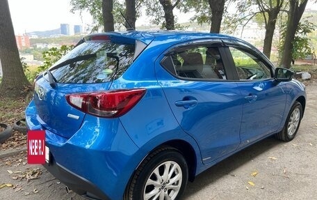 Mazda Demio IV, 2015 год, 1 030 000 рублей, 2 фотография