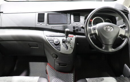 Toyota ISis I, 2010 год, 990 000 рублей, 15 фотография