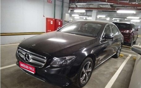 Mercedes-Benz E-Класс, 2017 год, 3 500 000 рублей, 1 фотография