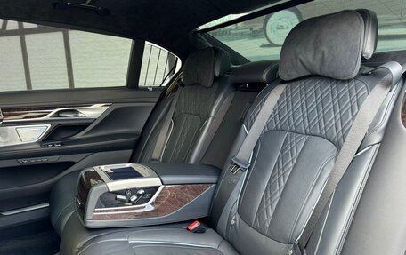 BMW 7 серия, 2019 год, 7 100 000 рублей, 19 фотография
