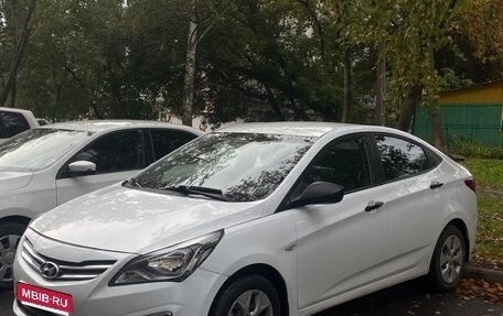 Hyundai Solaris II рестайлинг, 2015 год, 685 000 рублей, 1 фотография