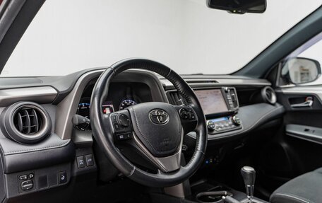 Toyota RAV4, 2019 год, 2 140 000 рублей, 15 фотография