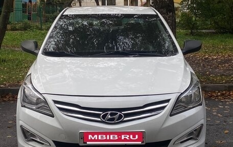 Hyundai Solaris II рестайлинг, 2015 год, 685 000 рублей, 3 фотография