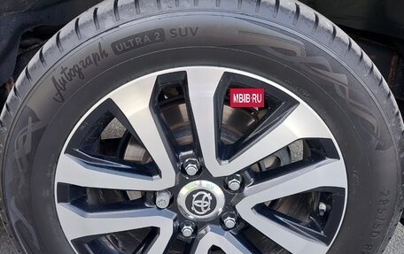 Toyota Land Cruiser 200, 2019 год, 7 160 000 рублей, 4 фотография