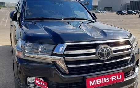 Toyota Land Cruiser 200, 2019 год, 7 160 000 рублей, 2 фотография