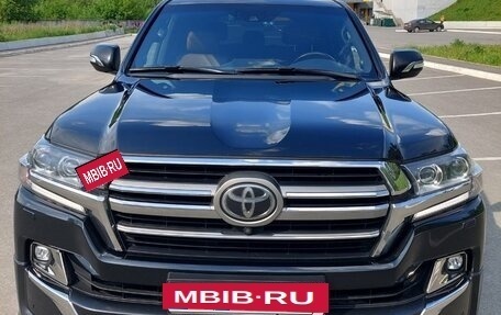 Toyota Land Cruiser 200, 2019 год, 7 160 000 рублей, 3 фотография