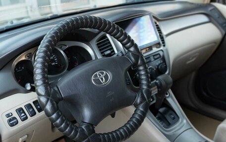 Toyota Highlander III, 2003 год, 1 255 000 рублей, 11 фотография