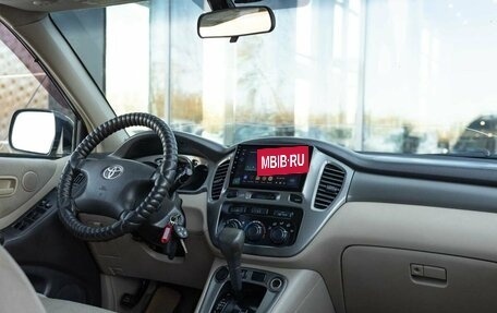 Toyota Highlander III, 2003 год, 1 255 000 рублей, 10 фотография
