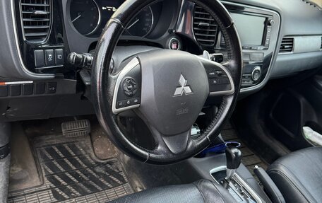 Mitsubishi Outlander III рестайлинг 3, 2013 год, 1 500 000 рублей, 4 фотография