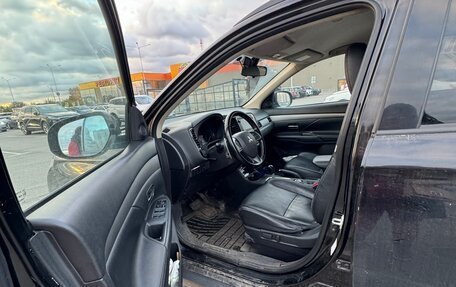Mitsubishi Outlander III рестайлинг 3, 2013 год, 1 500 000 рублей, 6 фотография