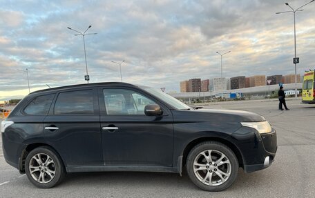Mitsubishi Outlander III рестайлинг 3, 2013 год, 1 500 000 рублей, 3 фотография