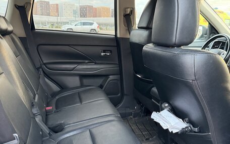 Mitsubishi Outlander III рестайлинг 3, 2013 год, 1 500 000 рублей, 9 фотография