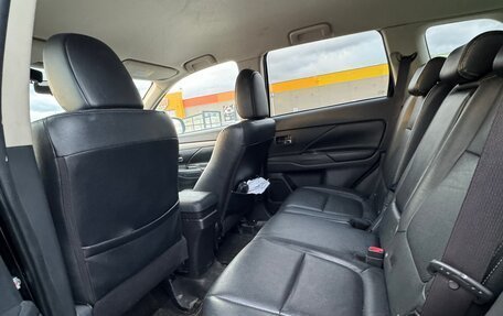 Mitsubishi Outlander III рестайлинг 3, 2013 год, 1 500 000 рублей, 10 фотография