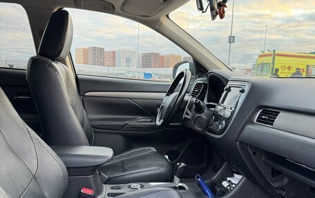 Mitsubishi Outlander III рестайлинг 3, 2013 год, 1 500 000 рублей, 8 фотография