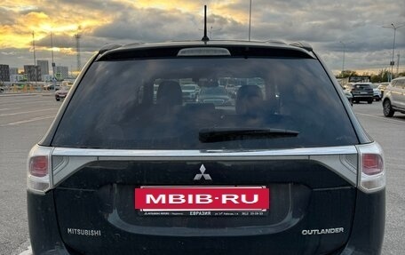 Mitsubishi Outlander III рестайлинг 3, 2013 год, 1 500 000 рублей, 2 фотография