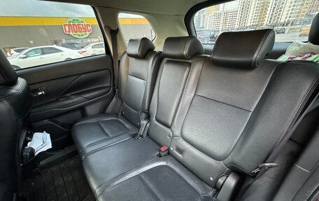 Mitsubishi Outlander III рестайлинг 3, 2013 год, 1 500 000 рублей, 11 фотография