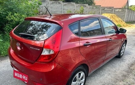 Hyundai Solaris II рестайлинг, 2012 год, 700 000 рублей, 5 фотография