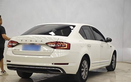 Skoda Octavia, 2021 год, 1 450 000 рублей, 3 фотография