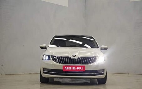 Skoda Octavia, 2021 год, 1 450 000 рублей, 6 фотография