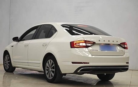 Skoda Octavia, 2021 год, 1 450 000 рублей, 8 фотография