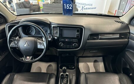 Mitsubishi Outlander III рестайлинг 3, 2016 год, 2 399 900 рублей, 16 фотография