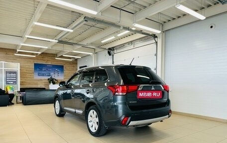 Mitsubishi Outlander III рестайлинг 3, 2016 год, 2 399 900 рублей, 4 фотография