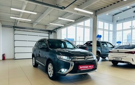Mitsubishi Outlander III рестайлинг 3, 2016 год, 2 399 900 рублей, 8 фотография