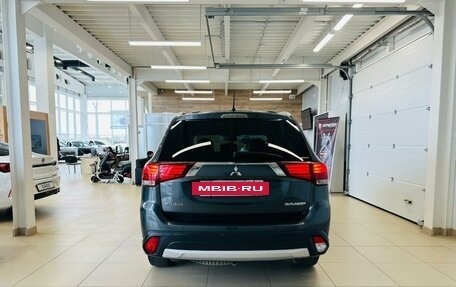 Mitsubishi Outlander III рестайлинг 3, 2016 год, 2 399 900 рублей, 5 фотография
