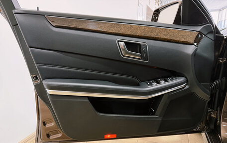 Mercedes-Benz E-Класс, 2013 год, 1 950 000 рублей, 31 фотография