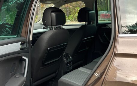 Volkswagen Tiguan II, 2017 год, 2 395 000 рублей, 35 фотография